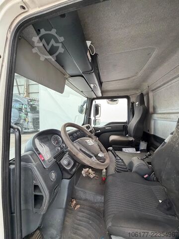  MAN TGL 10.180 Hangend Vlees / Railles de Viande / ...