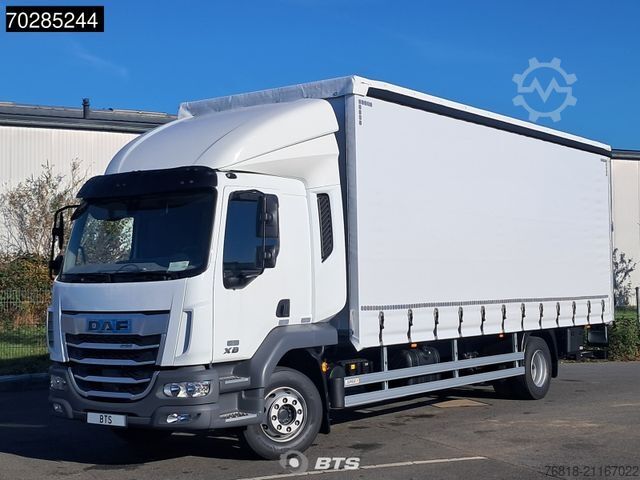 Valníkový nákladní automobil s plachtou DAF XB 290 4X2 FA VDC 16t - Curtainsider Junge