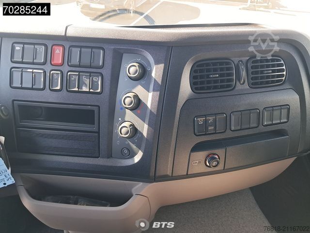 Valníkový nákladní automobil s plachtou DAF XB 290 4X2 FA VDC 16t - Curtainsider Junge