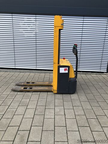 Paletové zakladače Jungheinrich EJC 112
