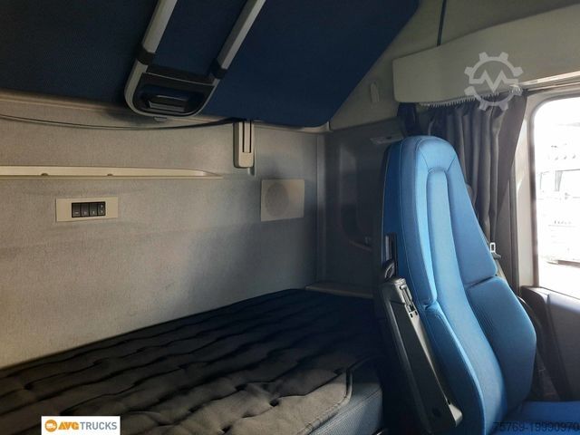 Ciężarówka do przewozu materiałów niebezpiecznych VOLVO FH 500 ADR FL Hydraulik 2 Kreis mit Kipphebel