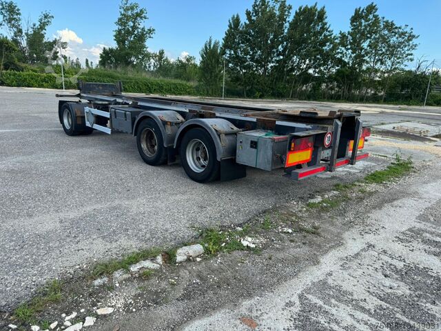 Rimorchio a gancio C.I.R. 153 SCARRABILE 3 ASSI CON 12 GOMME