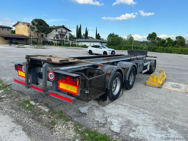 Rimorchio a gancio C.I.R. 153 SCARRABILE 3 ASSI CON 12 GOMME