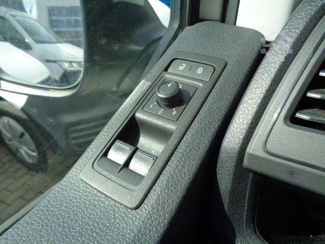 Panelová dodávka VOLKSWAGEN T6 Kasten lang 4M  rre  Werkstattregale