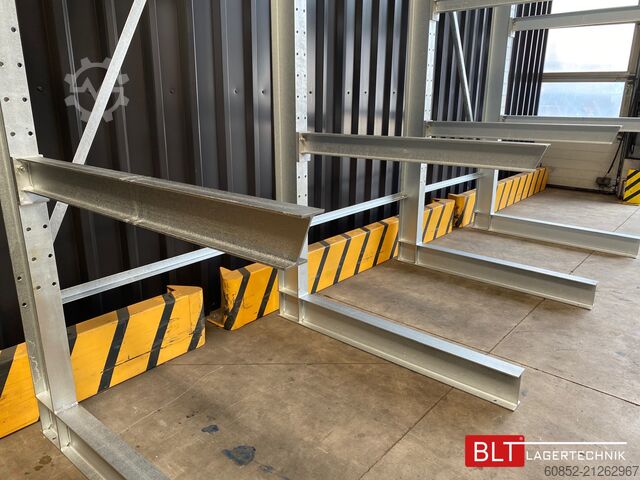 Draagarmrek ca. 4,02 lfm. Kragarmregal H: 300 cm T: 137 cm , 500 Kg/Arm , 4 Lagerebenen