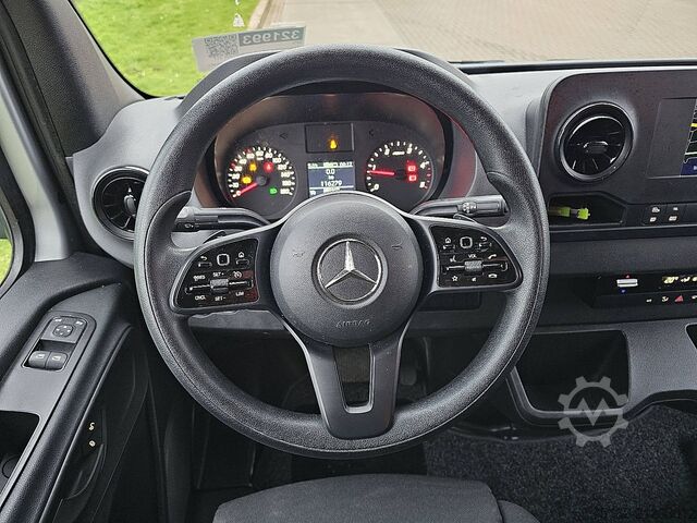 Maleta MERCEDES-BENZ SPRINTER 317 Bakwagen Laadklep!