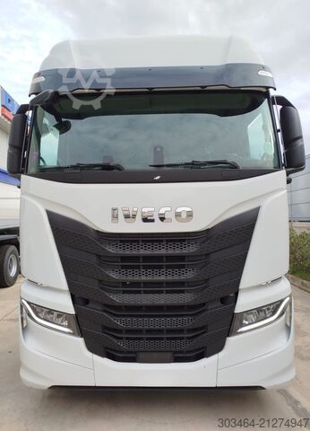 Standard nyergesvontató Iveco S-WAY 570 euro 6-E  ufficiale Italia