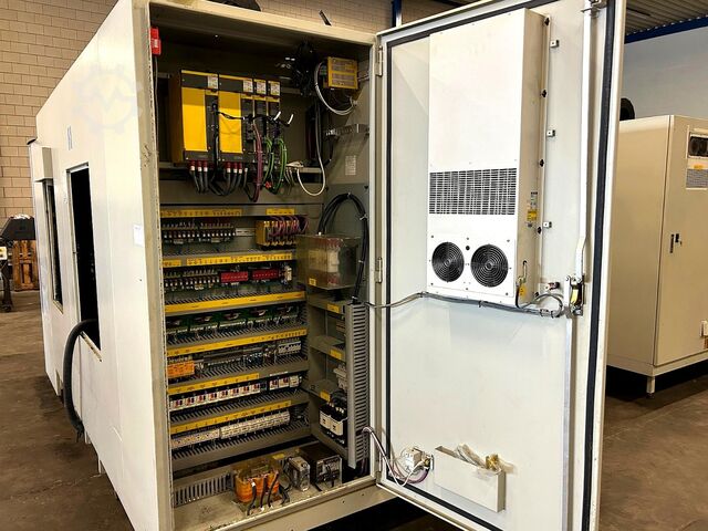 Verticaal bewerkingscentrum 3x Bridgeport XR 700 HMC