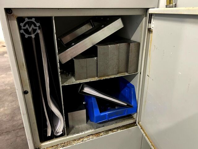 Verticaal bewerkingscentrum 3x Bridgeport XR 700 HMC