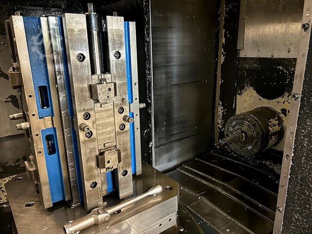 Verticaal bewerkingscentrum 3x Bridgeport XR 700 HMC