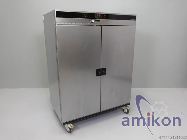 10°C bis + 250°C  / 749 Liter Memmert Universal - Wärmeschrank UFP 800