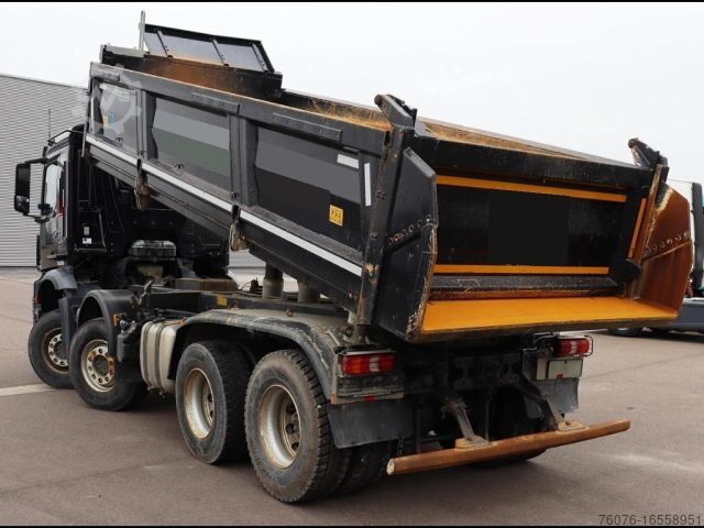 Driezijdige kipper MERCEDES-BENZ Arocs 4 MB 3243 K 8x4 Meiller Bordmatik 5,6m
