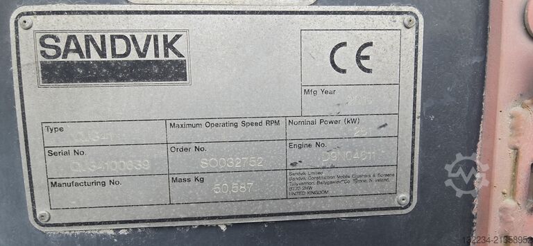 Trituradora de mandíbulas móvil sobre orugas Sandvik QJ341 jaw crusher