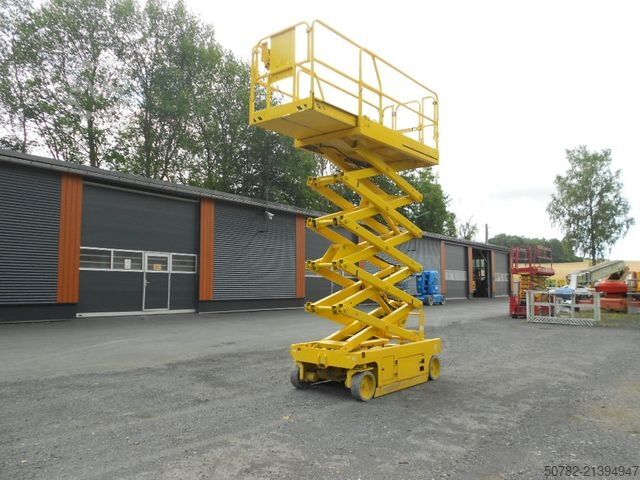 Arbeitsbühne GENIE GS 3246, Scherenarbeitsbühne Genie 11,9 m