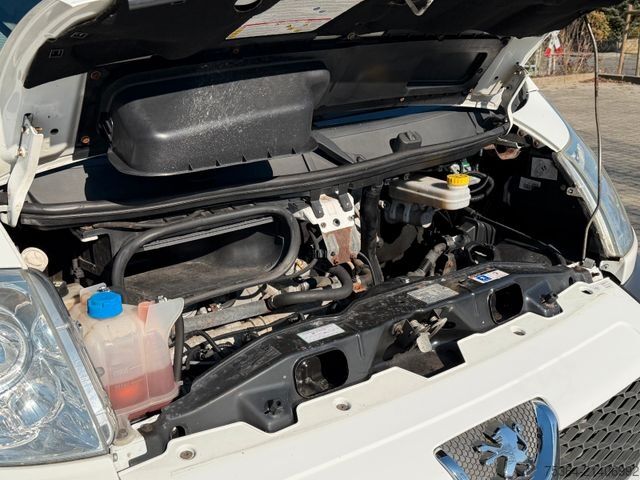 Minibusz PEUGEOT Boxer 3.0 HDiF Maxi Klima Ahk Motor in Notlauf