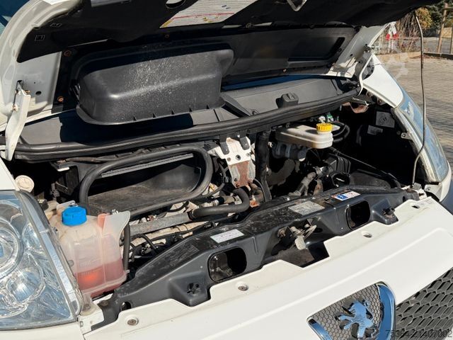 Magas tetős furgon PEUGEOT Boxer 3.0 HDiF Maxi Klima Ahk Motor in Notlauf