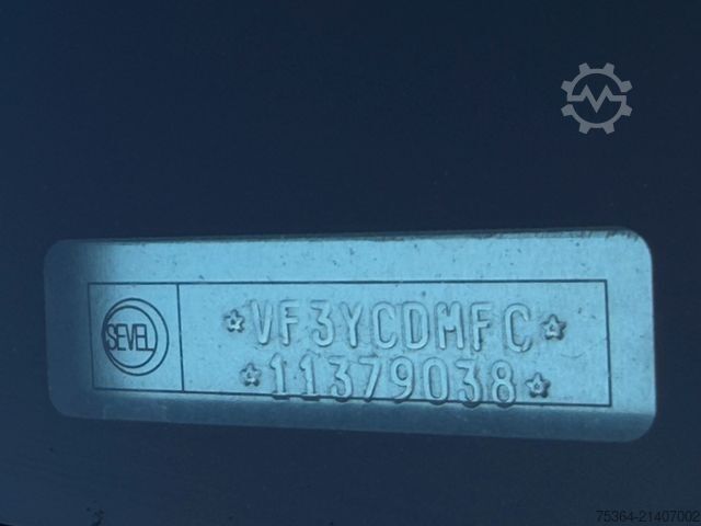 Magas tetős furgon PEUGEOT Boxer 3.0 HDiF Maxi Klima Ahk Motor in Notlauf