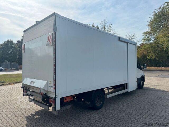 Dobozos furgon IVECO Daily 70C18 Hi-Matic Koffer mit Ladebordwand