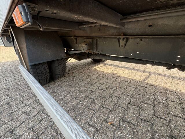 Dobozos furgon IVECO Daily 70C18 Hi-Matic Koffer mit Ladebordwand