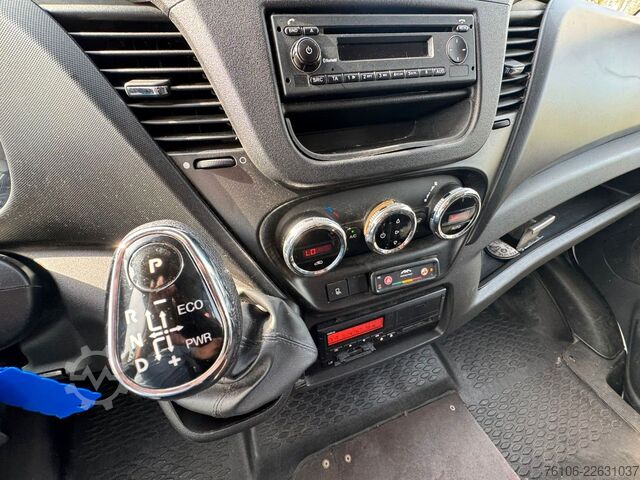 Dobozos furgon IVECO Daily 70C18 Hi-Matic Koffer mit Ladebordwand