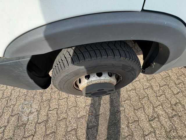 Dobozos furgon IVECO Daily 70C18 Hi-Matic Koffer mit Ladebordwand