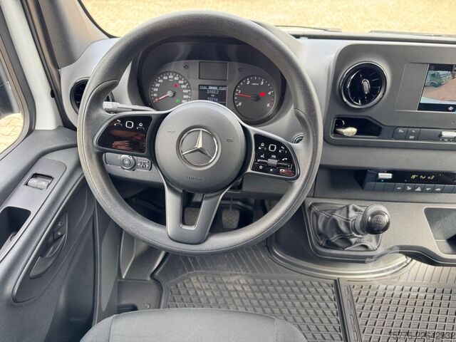 Magas tetős furgon MERCEDES-BENZ 211 CDI Sprinter III Kasten L2 Hoch WIE NEU
