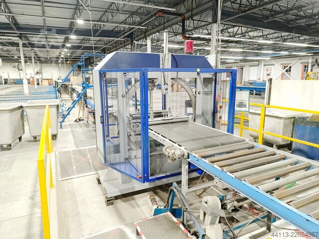 Linha de embalamento com caixa de cartão ROBOPAC + AUTOMATECH + KUKA ROBOPAC, Model Orbit 12
