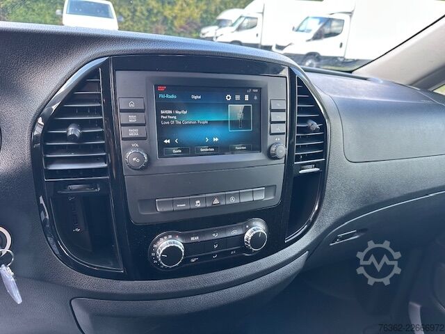 Microbuz Mercedes-Benz Vito Tourer 114 CDI Pro 4x4 lang 9-Sitze