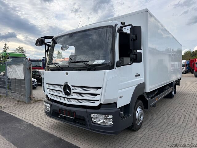 Dubă cu caroserie tip cutie MERCEDES-BENZ Atego 821 L Koffer+LBW/Klima/Motorbremse/EURO6D