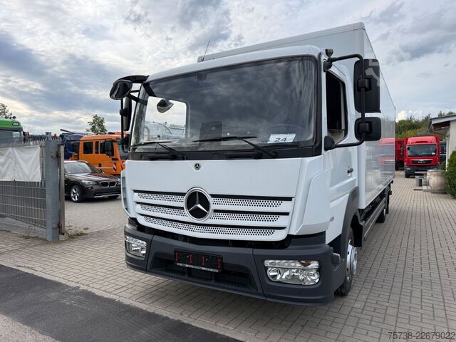 Dubă cu caroserie tip cutie MERCEDES-BENZ Atego 821 L Koffer+LBW/Klima/Motorbremse/EURO6D