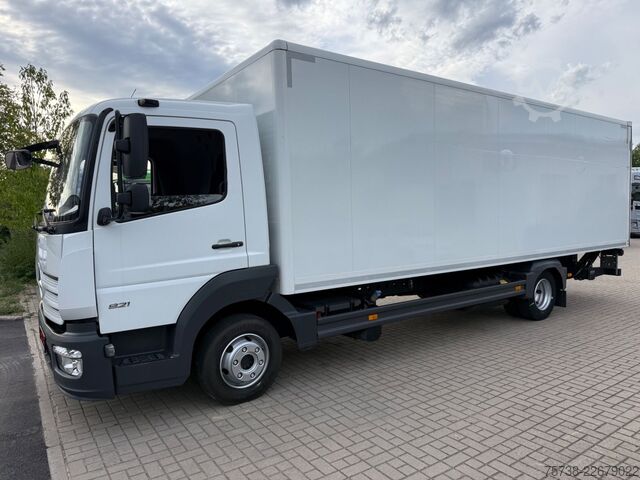 Dubă cu caroserie tip cutie MERCEDES-BENZ Atego 821 L Koffer+LBW/Klima/Motorbremse/EURO6D