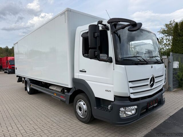 Dubă cu caroserie tip cutie MERCEDES-BENZ Atego 821 L Koffer+LBW/Klima/Motorbremse/EURO6D