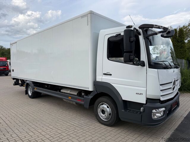 Dubă cu caroserie tip cutie MERCEDES-BENZ Atego 821 L Koffer+LBW/Klima/Motorbremse/EURO6D