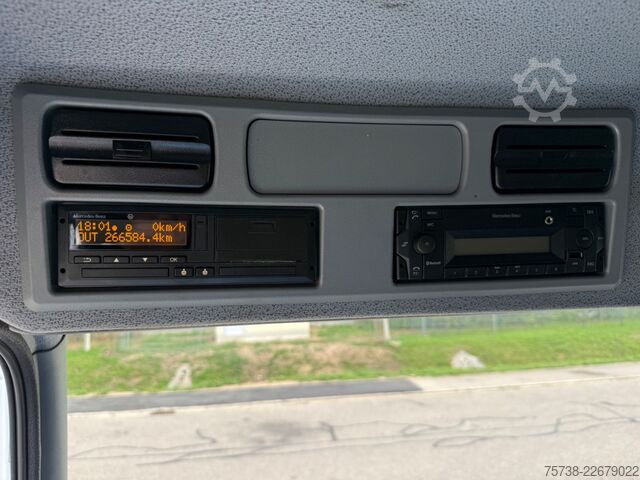 Dubă cu caroserie tip cutie MERCEDES-BENZ Atego 821 L Koffer+LBW/Klima/Motorbremse/EURO6D