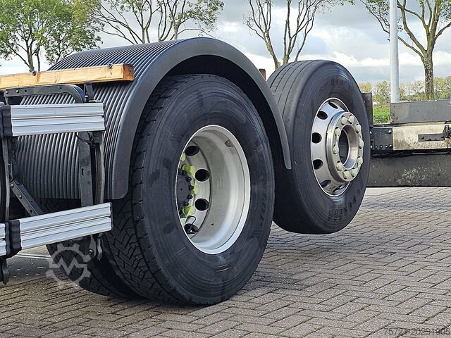 Chassis with cab VOLVO FM 420 retarder, 6x2*4