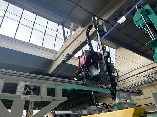 Máquina de moldeo por inyección Arburg 520S 1600-400/170 e²