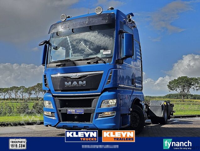 Chassis com cabina MAN 26.560 TGX 6x2-4 Chassis