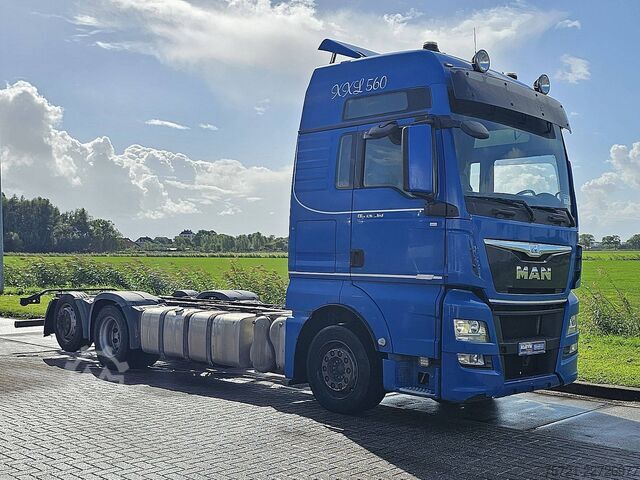 Chassis com cabina MAN 26.560 TGX 6x2-4 Chassis