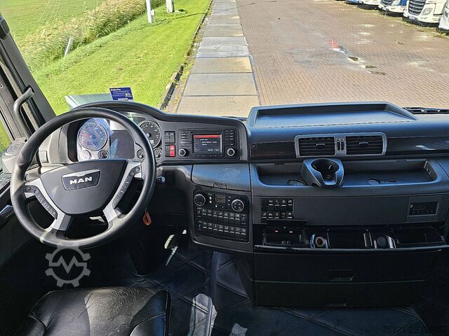 Chassis com cabina MAN 26.560 TGX 6x2-4 Chassis