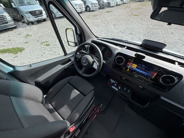 Stadsbus MERCEDES-BENZ Sprinter 16+27 Mittelniederflur Linien Rollstuhl