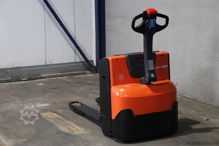 Carretilla de baja elevación BT LWE140
