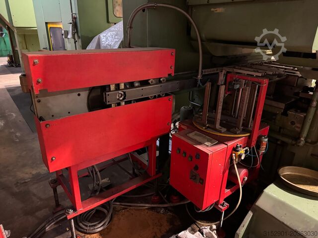 Kniescharnierpers Barnaul K8340 Barnaul 1000 ton K8340