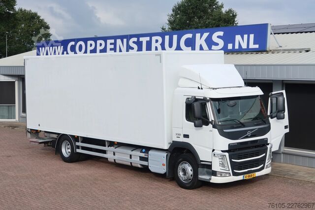  Volvo FM 330 Bakwagen + DHollandia 1500 kg