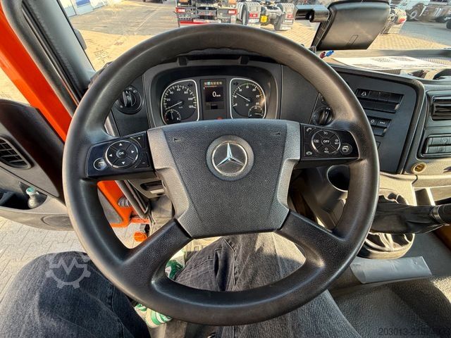 Tippbil skåpbil MERCEDES-BENZ ATEGO 818 K 4x2 Kipper Off. Kasten