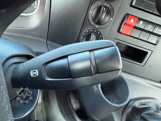 Tippbil skåpbil MERCEDES-BENZ ATEGO 818 K 4x2 Kipper Off. Kasten