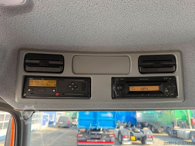 Tippbil skåpbil MERCEDES-BENZ ATEGO 818 K 4x2 Kipper Off. Kasten