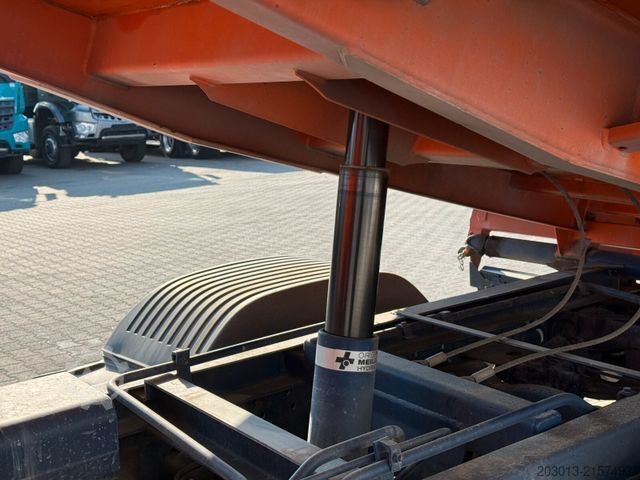 Tippbil skåpbil MERCEDES-BENZ ATEGO 818 K 4x2 Kipper Off. Kasten