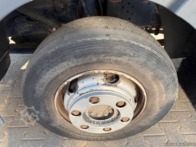 Tippbil skåpbil MERCEDES-BENZ ATEGO 818 K 4x2 Kipper Off. Kasten