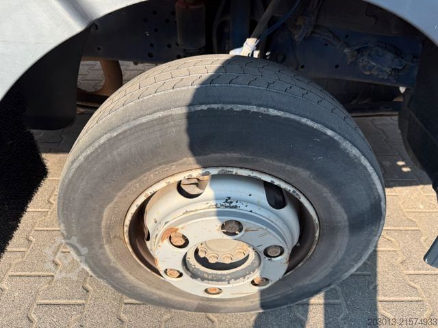 Tippbil skåpbil MERCEDES-BENZ ATEGO 818 K 4x2 Kipper Off. Kasten