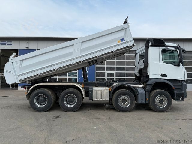 Tresidig tippbil MERCEDES-BENZ AROCS 3548 8x4 Euro 6 Meiller Kipper Bordmatik